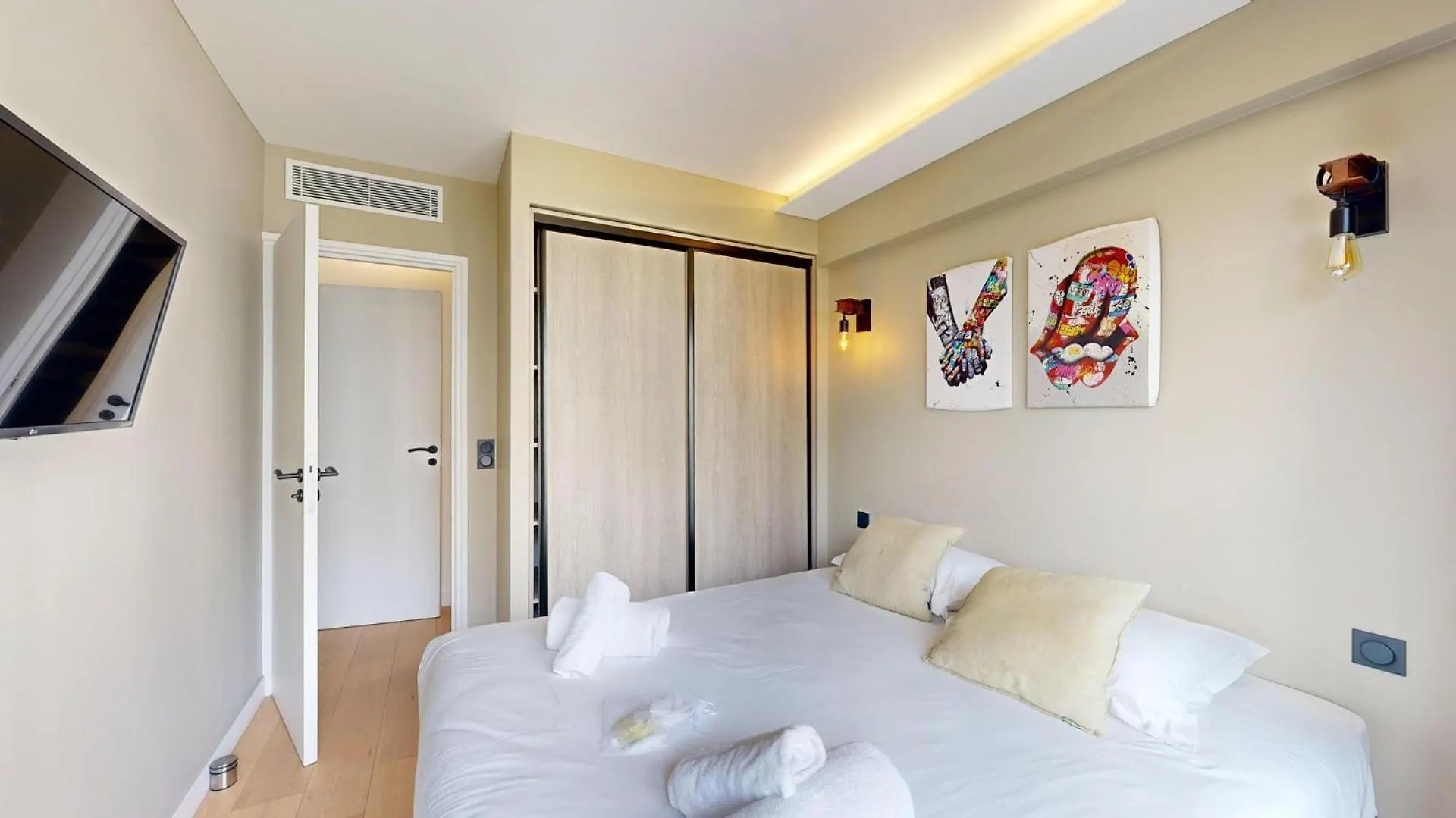 Bluestay 55 - A Apartment